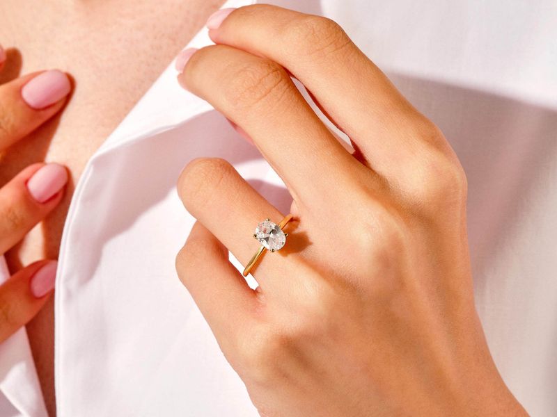 Anello ovale in moissanite da donna, a quattro griffe, semplice, placcato in oro, in argento sterling S925, a forma di uovo_voghion.com