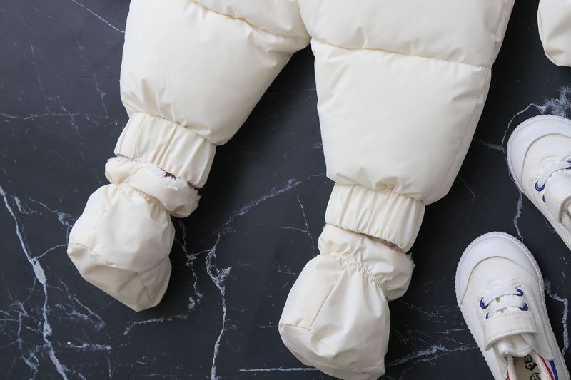 Pelele de invierno premium con capucha para bebé Mother & Kids: mono grueso acolchado de algodón para bebés y niños pequeños (66-90 cm), unisex, manga larga, con cremallera_voghion.com