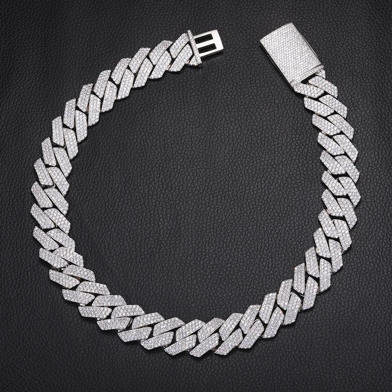 Collana hip-hop con catena cubana classica a forma di diamante, in diverse misure, con zirconi. Accessorio_voghion.com