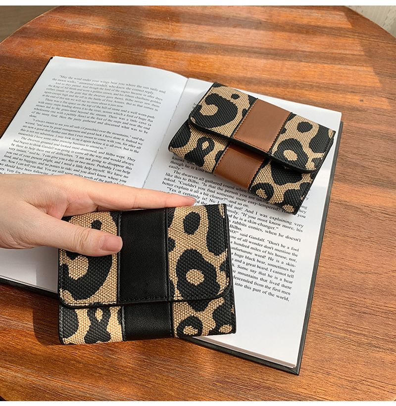 Women's 2024 New Leopard Print Internet Celebrity Fashion Large Capacity Coin Purse Folding Multi-Card Slot Long Wallet_voghion.com