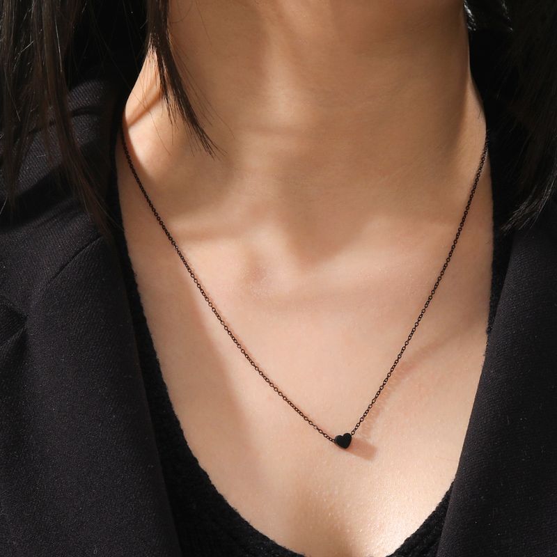 Collar con colgante de corazón negro Skyrim Mini de stock listo para usar para mujeres y niñas, gargantilla clásica de acero inoxidable, cadenas para el cuello, joyería de moda 2024_voghion.com