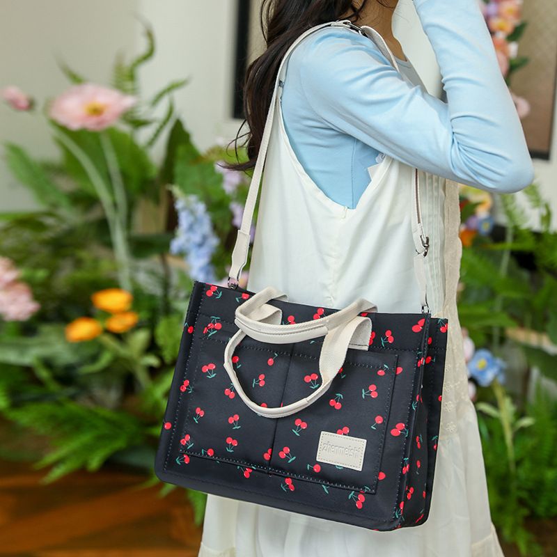 New Large Capacity Printed Handbag Women's Shoulder Trendy Crossbody Travel Tote Bag_voghion.com