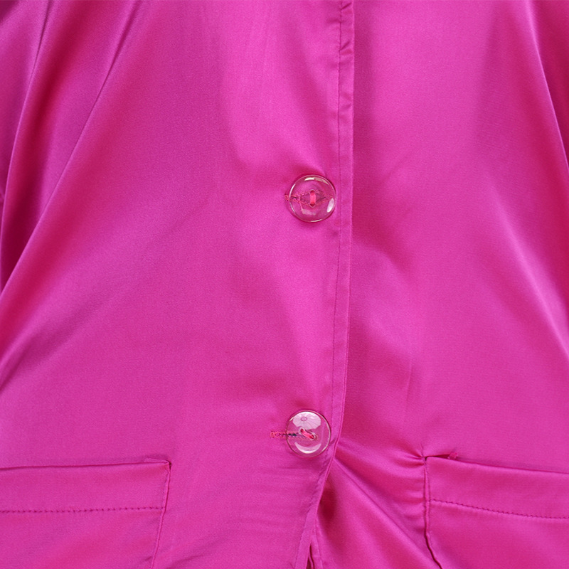Abito da donna in raso con colletto e pantaloni dritti alla moda_voghion.com