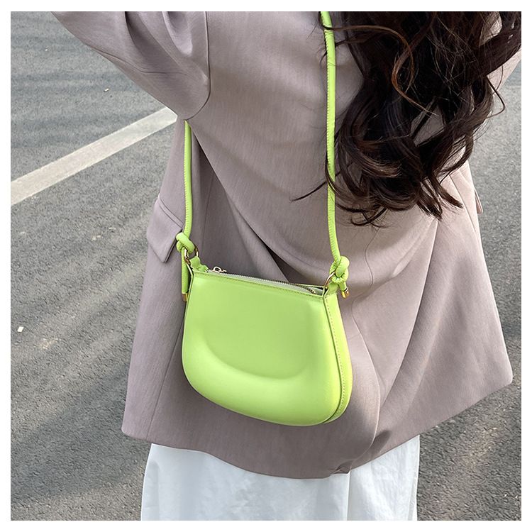 Elegant Saddle 2024 Summer New Fashionable Casual Women's Shoulder Simple Underarm Bag for Women_voghion.com