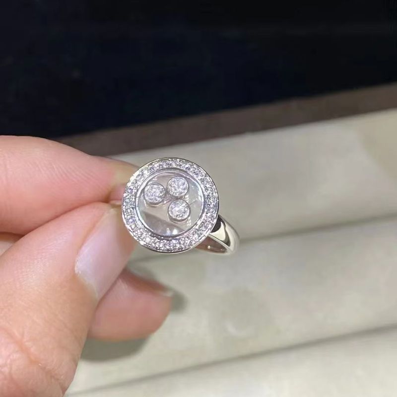 Gioielli di moda Happy For Women Anello di fidanzamento con tre diamanti a forma di cuore in oro rosa_voghion.com