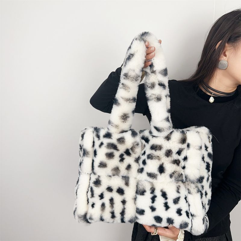 Borsa tote in pelliccia sintetica con stampa leopardata per donna: elegante borsa a tracolla con chiusura magnetica, grande capacità, accessorio alla moda invernale_voghion.com