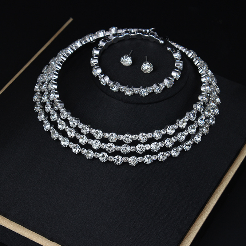 Ensemble de 3 bracelets à collier scintillants entièrement en diamants Accessoires de banquet pour robe de style femme à la mode et polyvalents_voghion.com