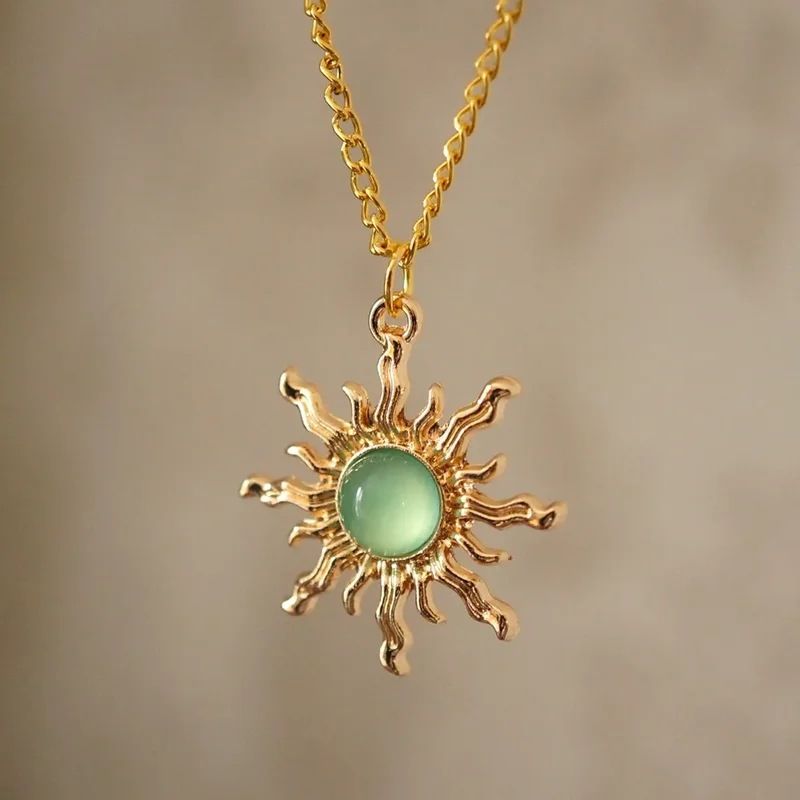 Bohemian Style Cool Gold And Light Green Sun Necklace Earrings_voghion.com