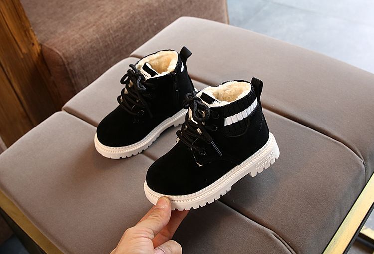 Moda outono e inverno Sapatos infantis acolchoados de algodão Botas Martin quentes para meninos Botas de neve retrô com zíper lateral para meninas_voghion.com