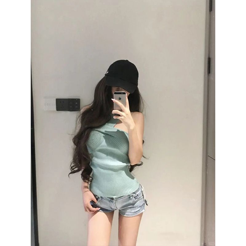 Magic West Queen Sexy Hot Girl Cross Twist Halter Off-Shoulder Multi-Way Knitted Vest Inner Top_voghion.com