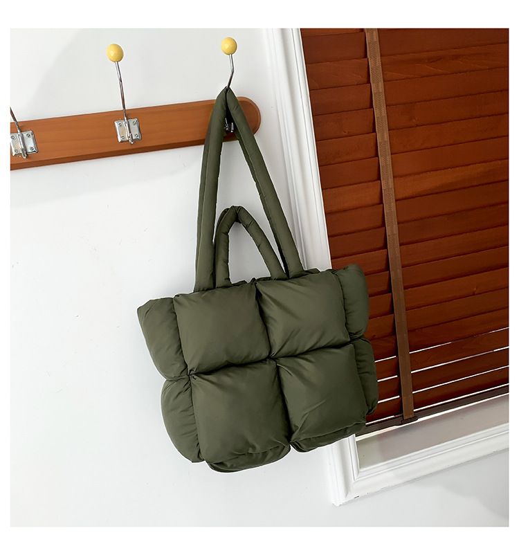 Damentaschen Neue Daunentasche, Baumwollkleidung, Damentasche, einfache mit Baumwolle gefüllte Weltraumtasche, Einkaufstasche, weiche karierte tragbare Umhängetasche_voghion.com