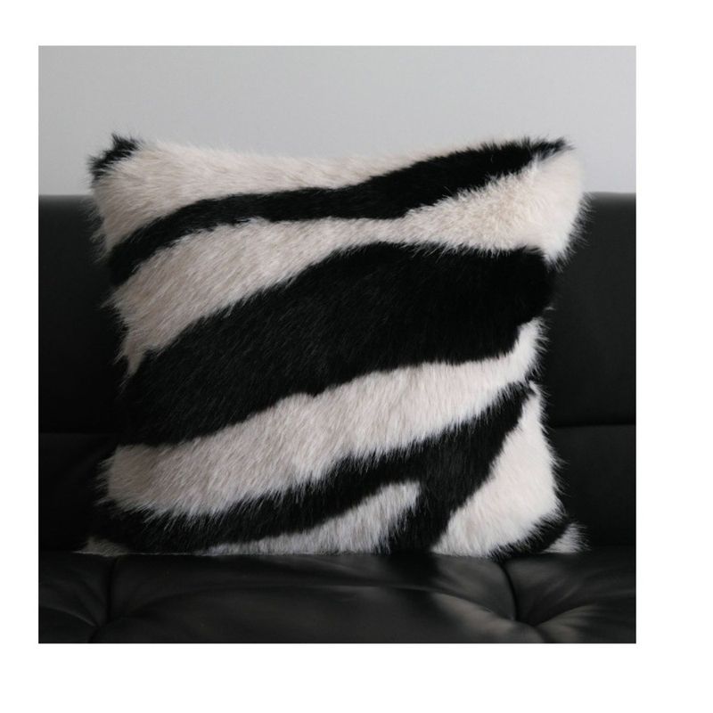 Ins Style Nerz Pelz Kissenbezug Plüsch Sofa Schwarz Und Weiß Einfach Gestreiften Wohnzimmer Display Kissen Abdeckung_voghion.com
