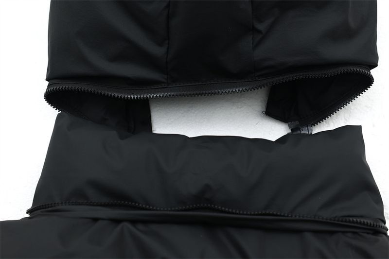 Chaqueta de algodón con capucha y cuello de piel bordada con letras góticas para hombre, moderna chaqueta de invierno gruesa con cuello alto desmontable_voghion.com