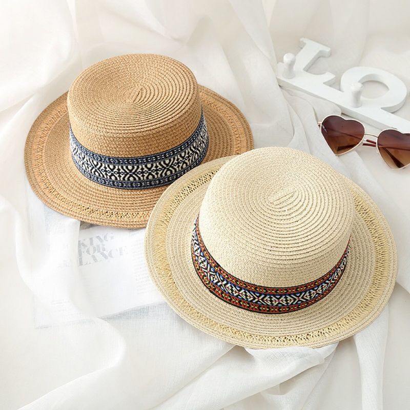 Heißer Verkauf von flachem Strohhut im ethnischen Stil für Männer und Frauen im Sommerausflug 2024. Sonnenschutzmode. Vielseitiger ausgehöhlter Spitzensandalenhut_voghion.com