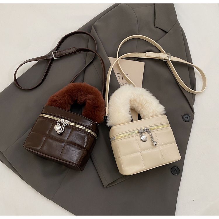 Niche design, personalized plush small square exquisite diamond grid embroidery thread box bag, one shoulder crossbody,_voghion.com