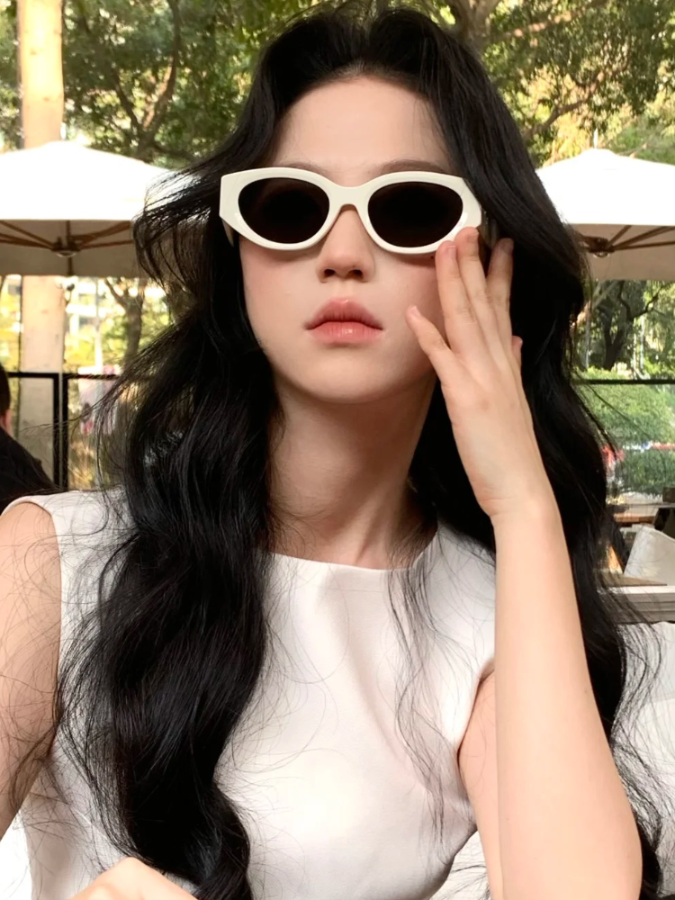 LazyZoom 2025 New Retro White Cat Eye Women's Square Round Face Slimming High-Grade Mesh Sunglasses European And American Gyaru_voghion.com