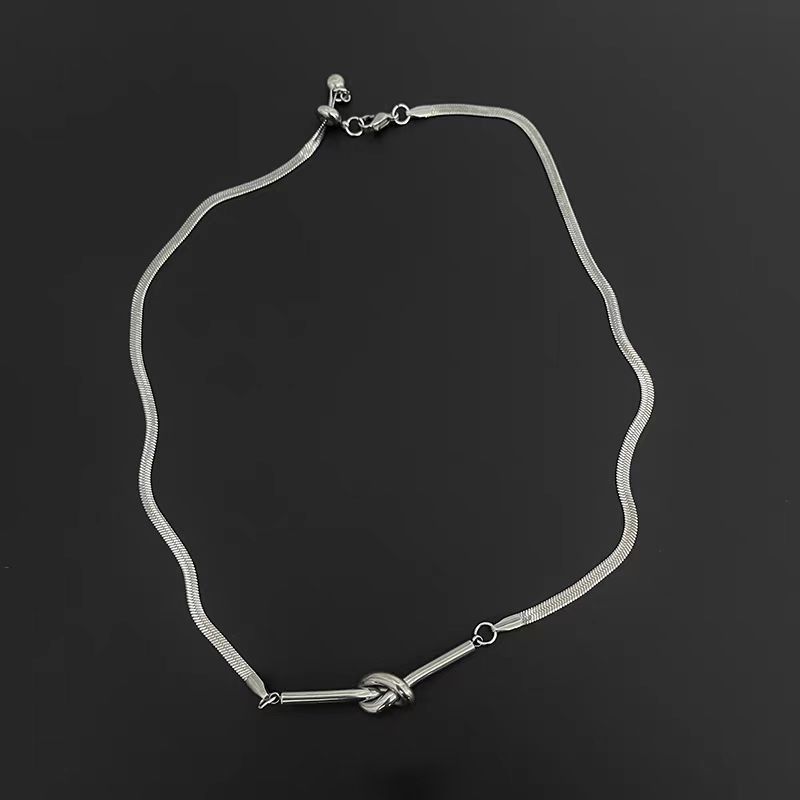 Originele geknoopte ketting Titanium staal vervaagt niet Koude stijl Temperament Mannen en vrouwen Korte uittrekbare sleutelbeenketting_voghion.com