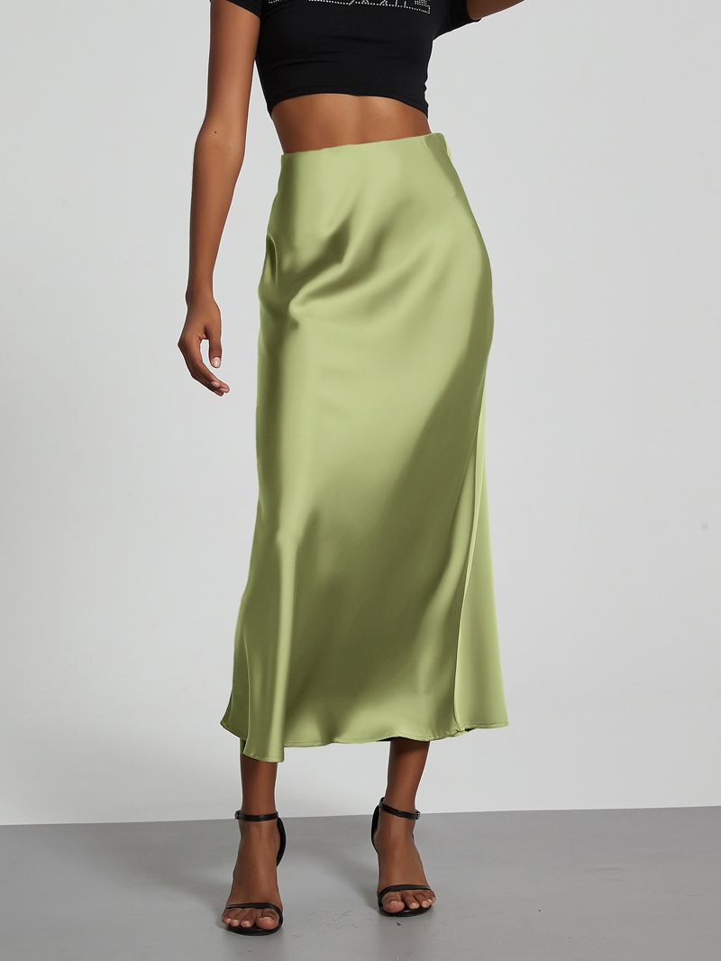 Jupe midi élégante en satin pour femme – Jupe crayon fluide et ajustée, coupe trapèze, avec fente, en polyester respirant, idéale pour le bureau et le soir._voghion.com