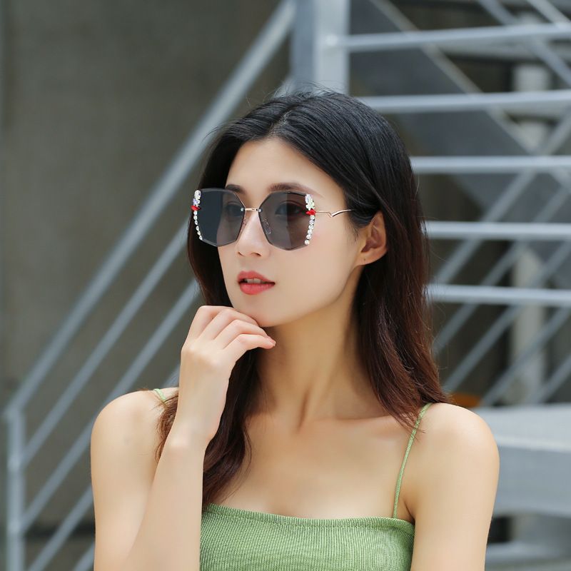 Skelett Ins Diamant Gesicht Zeigen Kleine Brille Sonnenbrille Weibliche UV Schutz_voghion.com