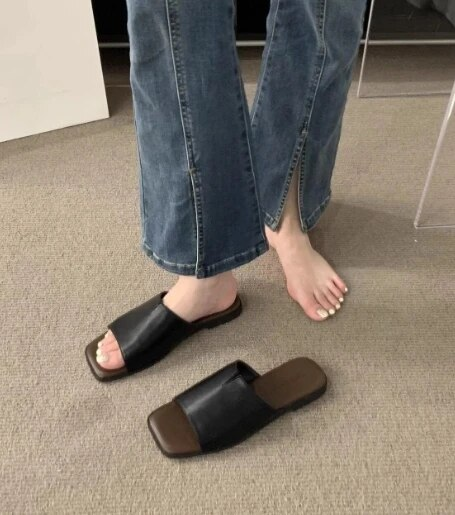 Advanced Color Scheme, High-Quality Leather, Indoor And Outdoor Comfortable Slippers, Pants, Skirts, Versatile Women's Slippers_voghion.com