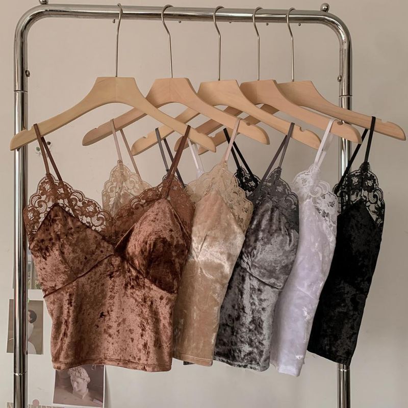 Intimo e pigiami in pizzo oro e velluto con cuciture, tutto abbinato, comodo reggiseno con parte superiore del seno laterale e splendida schiena._voghion.com