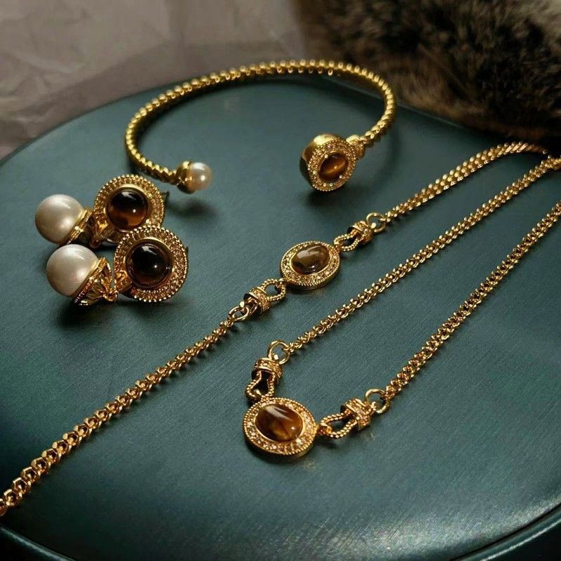 French Vintage Tiger's Eye Necklace Zircon Necklace Bracelet Earrings Clavicle Chain Sweater Chain_voghion.com