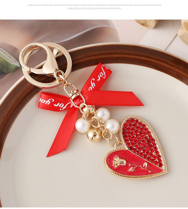 Koreanische Version Diamant-besetzte Herz Rose Blume Auto Metall Damen Tasche Anhänger Schlüsselanhänger Kreative Hängende Ornament Geschenk_voghion.com