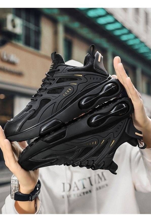 Schwarze Herren-Sneaker mit dicker, gepolsterter Sohle, stoßdämpfend, atmungsaktiv, geruchshemmend, rutschfest, weiche Sohle – ideal als Freizeit- oder Laufschuh._voghion.com