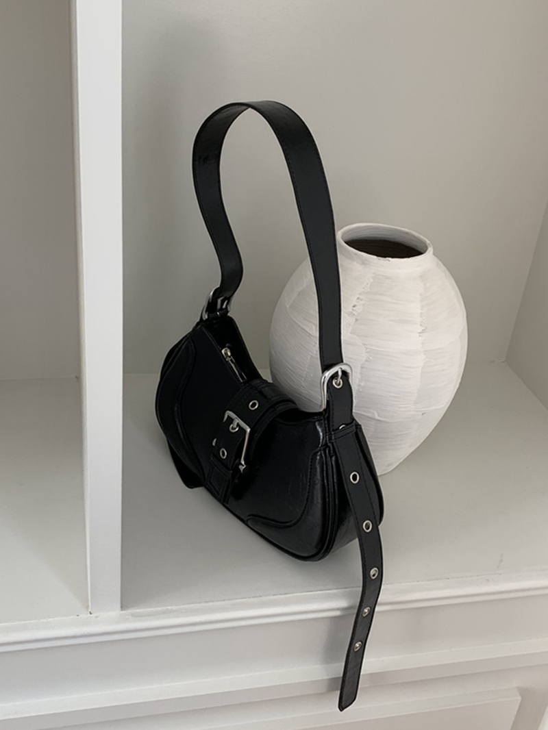 Lo stesso blogger coreano di Instagram per l'estate 2023 da donna nuova borsa sottobraccio per ragazza piccante, borsa a tracolla monospalla di nicchia_voghion.com