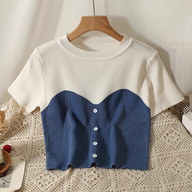 Maglietta a maniche corte con scollo tondo e cuciture lavorate a maglia, design femminile, top corto con maniche a sbuffo, set da due pezzi_voghion.com