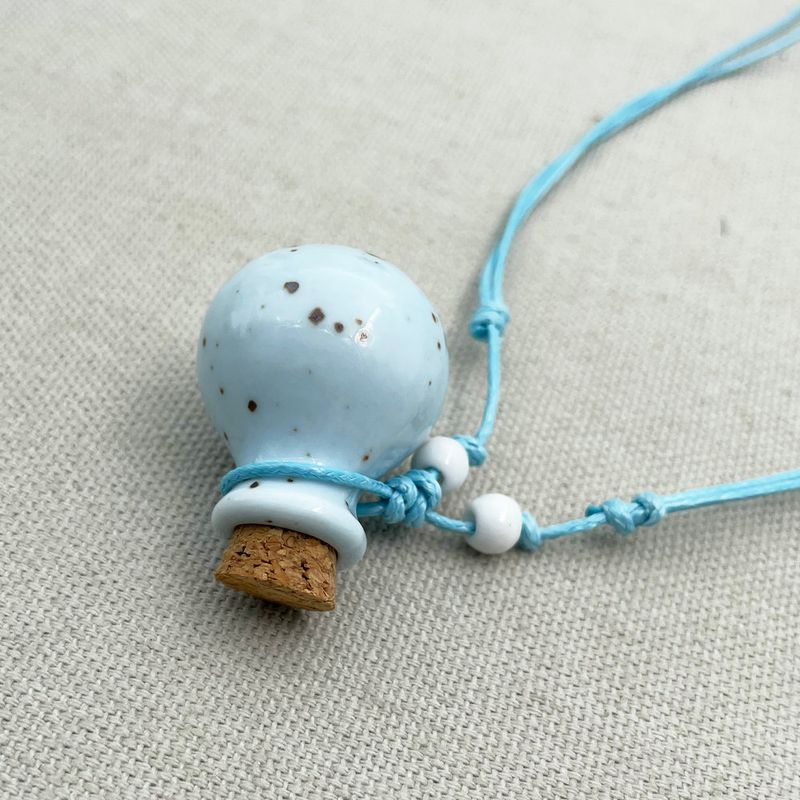 Collier pendentif en céramique rose et bleu pour femme, petite bouteille, fait à la main, vente en gros, C110_voghion.com