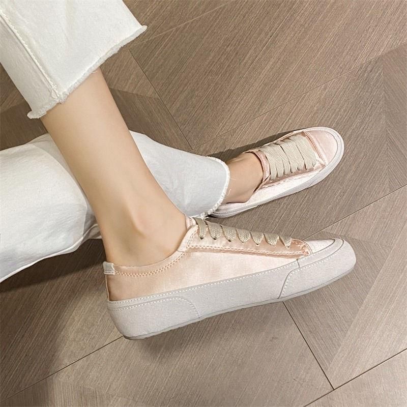 Unschlagbare Qualität Frühling 2025 Flache weiße Satin Spanische Nischen-Canvas-Damen-Einzelschuhe, Sport- und Freizeitschuhe_voghion.com