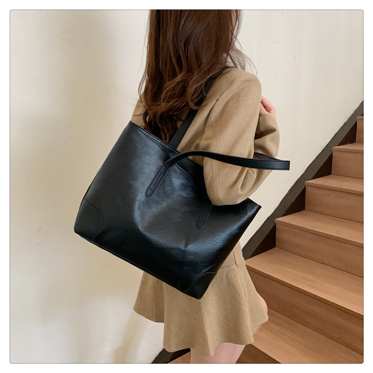 Retro-Handtasche aus weichem Leder mit großer Kapazität 2024 Frühjahr Neue vielseitige Ins Pendler-Schulter-Achsel-Einkaufstasche_voghion.com