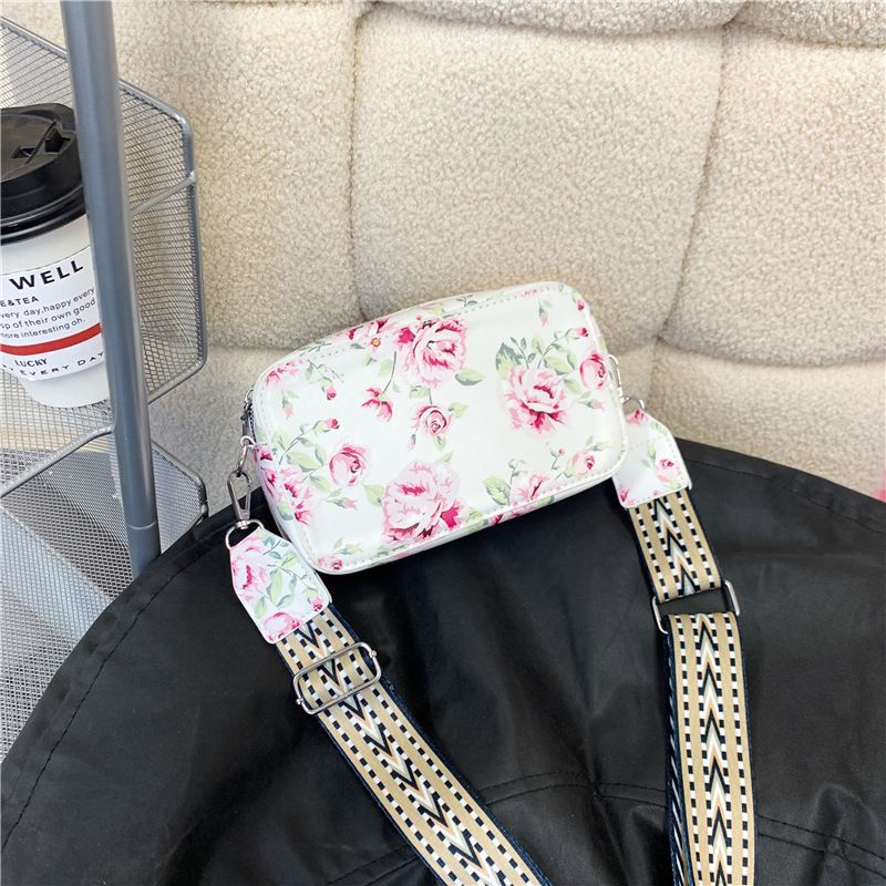 High-end camera voor vrouwen 2025 Nieuwe lente zomer brede band enkele schouder crossbody stijlvolle mode kleine vierkante tas_voghion.com