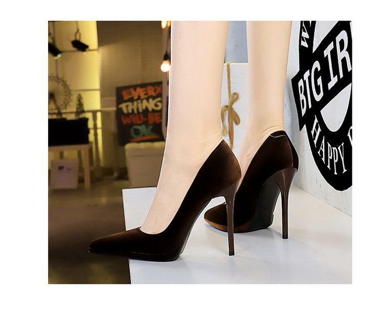 Chaussures élégantes à talons hauts pour femmes, avec plateforme, bout pointu et design à enfiler pour soirées – Noir, bordeaux, bleu marine et café_voghion.com