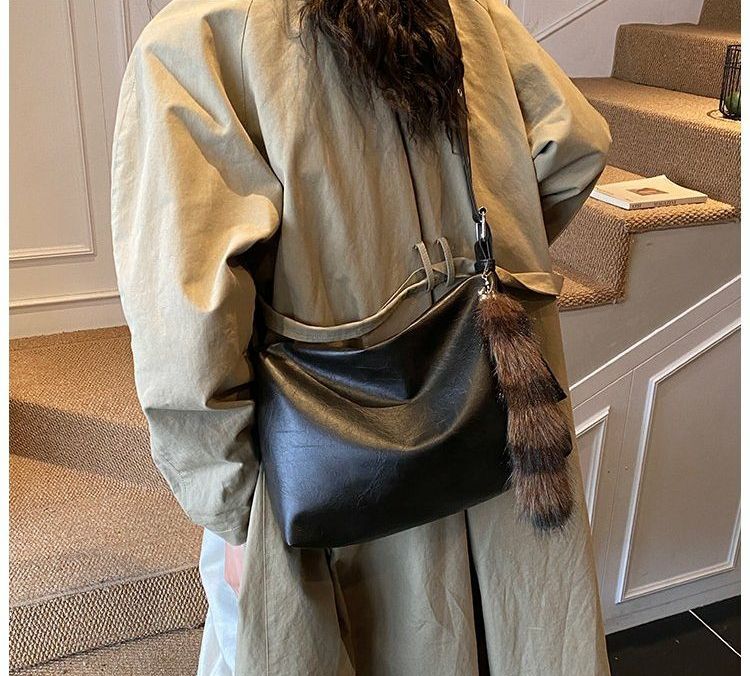 Autumn And Winter Vintage Large Capacity 2025 New Fashion Commuter Versatile Women's Crossbody Single Shoulder Hobo Bag_voghion.com