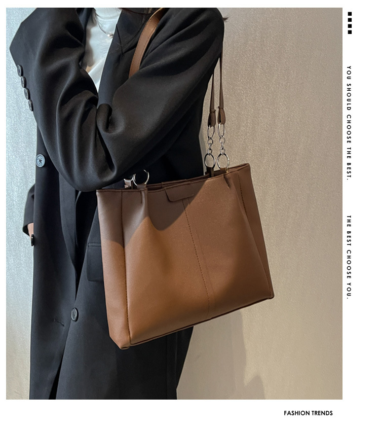 Borsa tote estiva alla moda 2023 da donna di grande capacità per studenti universitari, borsa da pendolare con una spalla, shopping_voghion.com