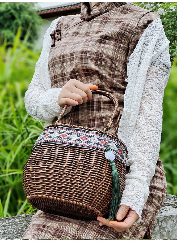 Vintage-Handtasche aus verstärktem Rattan – ovale gewebte Tragetasche im Ethno-Stil mit Metallrahmen (handgefertigt, langlebig und modisch)_voghion.com