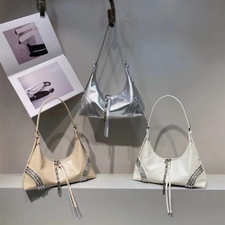 Borsa casual in pelle nera con borchie 2025, borsa a tracolla grande con catena sottobraccio per donna_voghion.com