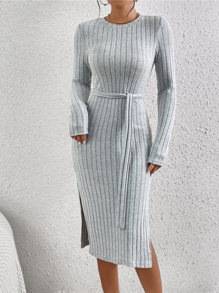 Nuovo abito da donna in maglia autunnale e invernale con scollo tondo e orlo tagliato in vita e gonna lunga a righe larghe_voghion.com