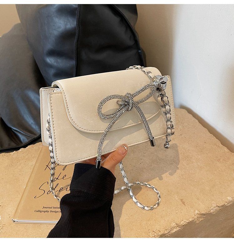2024 New Chain Crossbody Single Shoulder Sequin Women's Texture Small Fragrant Wind Solid Color Bow Mini Handheld Bag_voghion.com