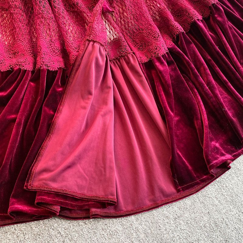 Falda larga de terciopelo con cuello alto, encaje y perla de una sola botonadura para mujer_voghion.com