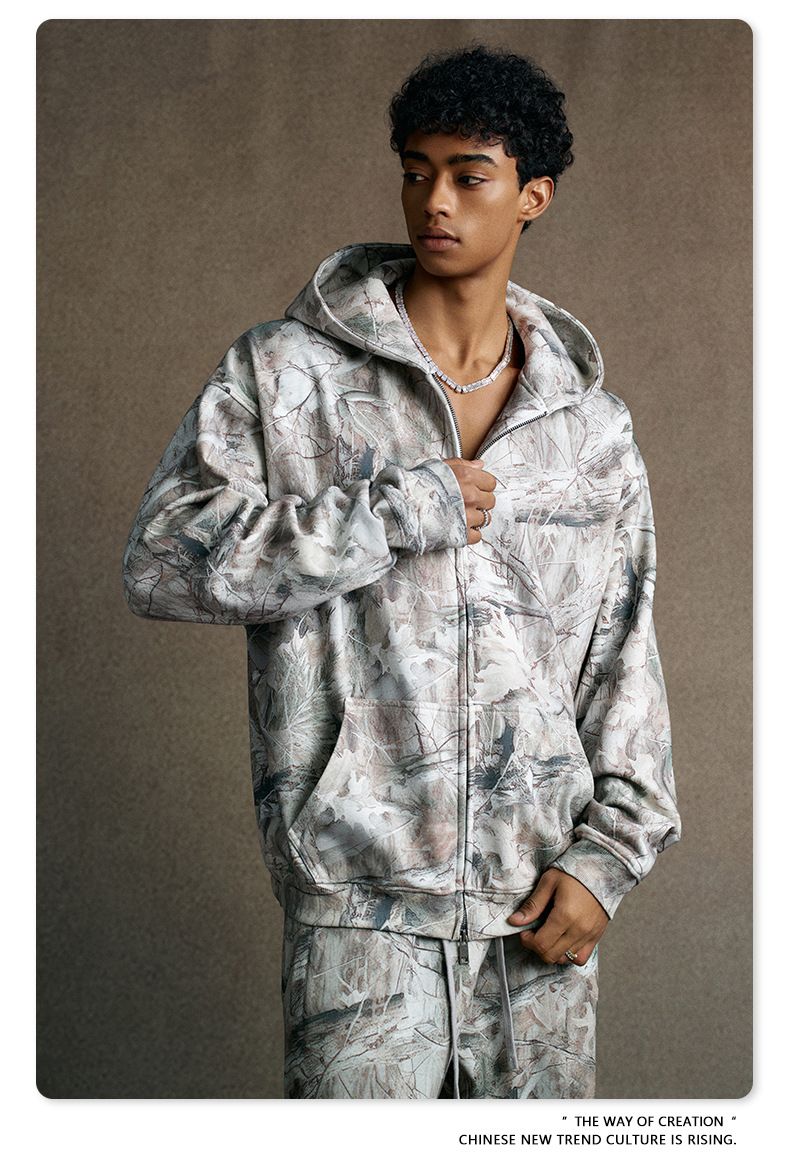 Ensemble deux pièces tendance pour homme, sweat-shirt camouflage en velours, streetwear, sweat à capuche et jogging en polaire camouflage – Tenue deux pièces tendance pour un confort hivernal_voghion.com
