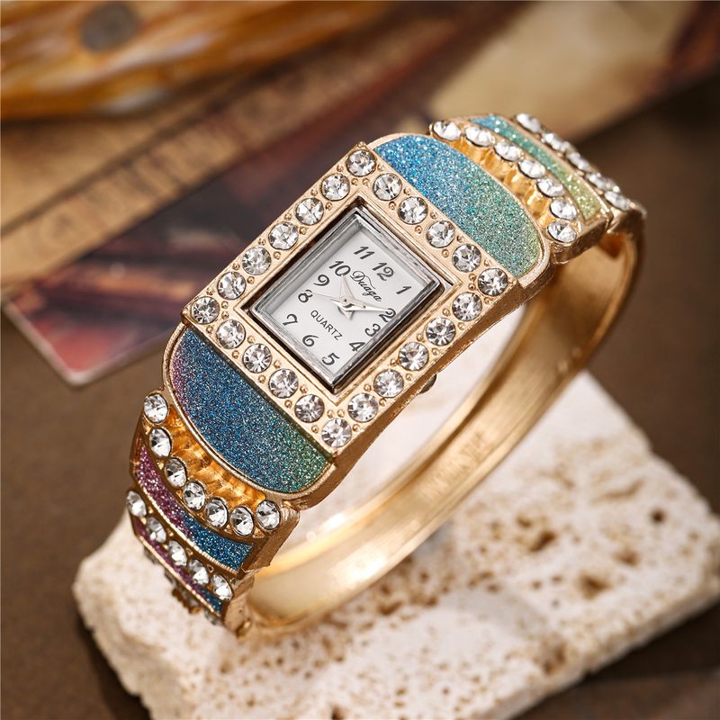 Diamantquadratische Armbanduhr im europäischen und amerikanischen Stil, glänzende und farbenfrohe Damen-Quarzuhr, tägliches Geschenk zum Geburtstag, Jahrestag und Valentinstag_voghion.com