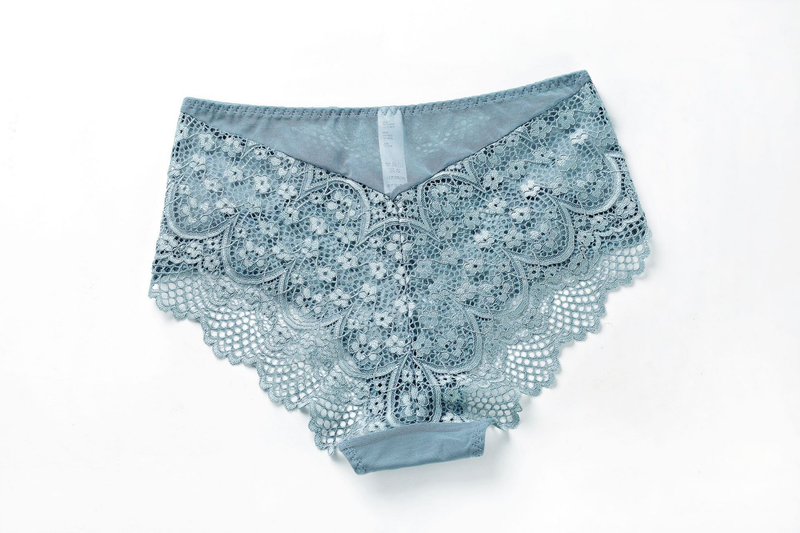 New sexy ultra-thin lace lingerie for women, comfortable breathable, with large chest and a small gathering size bra set_voghion.com