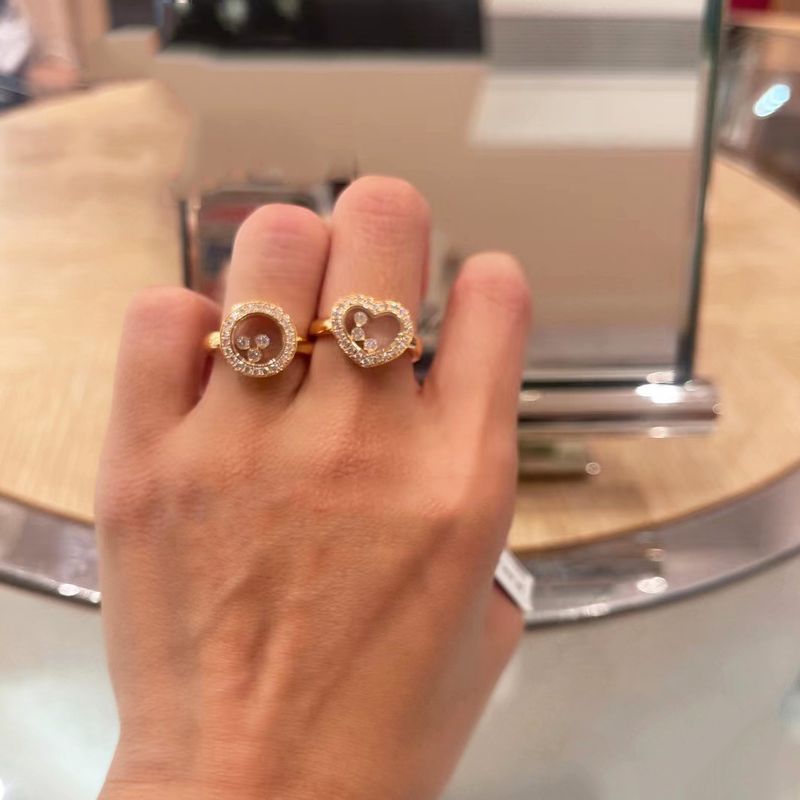 Gioielli di moda Happy For Women Anello di fidanzamento con tre diamanti a forma di cuore in oro rosa_voghion.com