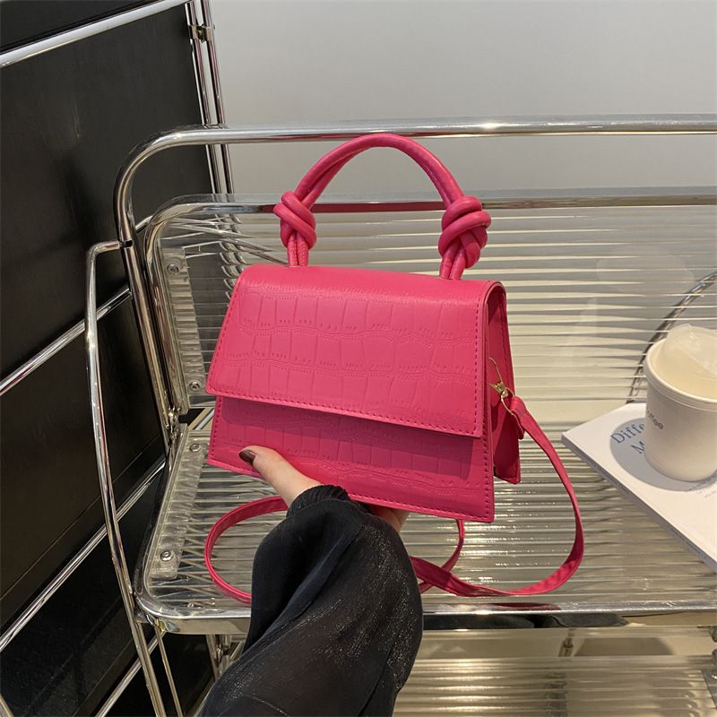 Moda per le donne, nuova borsa a tracolla monospalla estiva 2024, piccola borsa quadrata con design a nicchia_voghion.com