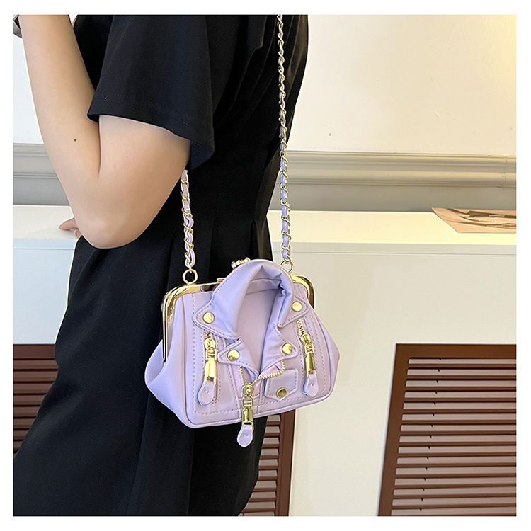 Piccola borsa personalizzata per le donne nel 2022, nuovo design di nicchia, borsa per abbigliamento unica, borsa a tracolla con catena ins alla moda_voghion.com