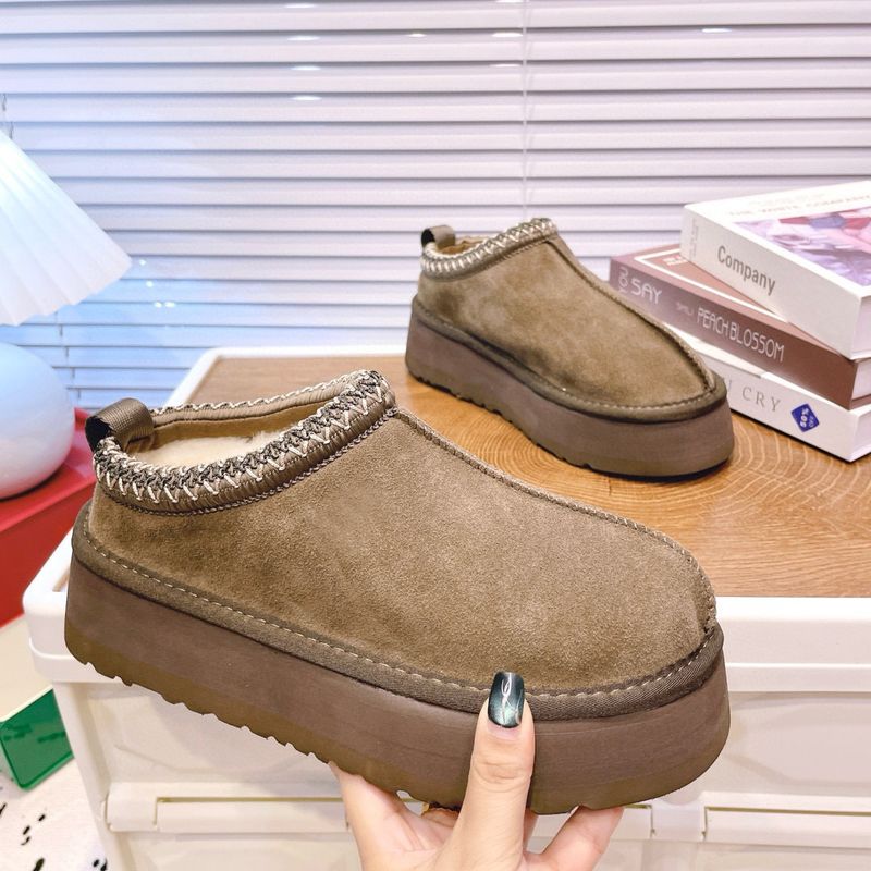 2025 Winter New Sheepskin Wool Integrated Ethnic Style Lazy Shoes Non-Slip Warm Height-Increasing Thick-Soled Snow Boots_voghion.com