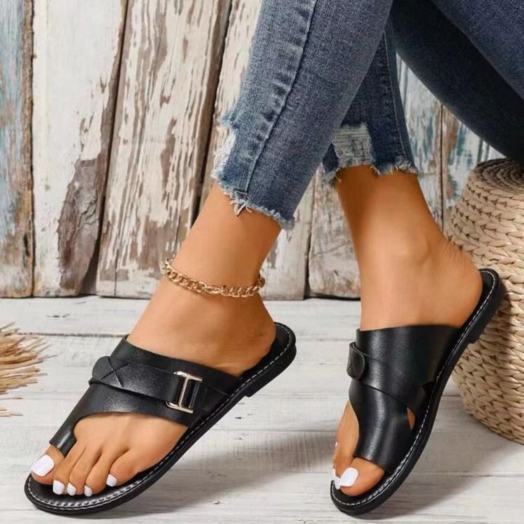 2025 Summer New Large Shoes Toe Covering Fashion Flat Heel Casual Women's Sandals And Slippers_voghion.com